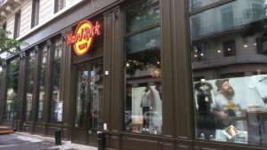 Le Hard Rock Café confie la maintenance de ses élévateurs et fermetures à Afeo.